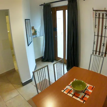 Διαμέρισμα Homely Garden Old Town *