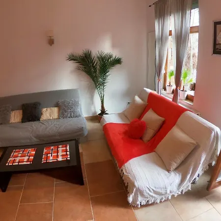 Διαμέρισμα Homely Garden Old Town *